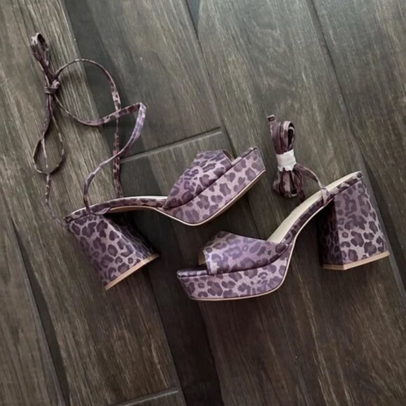 UO Jenny Leopard Platform Heel - Picture 4 of 4